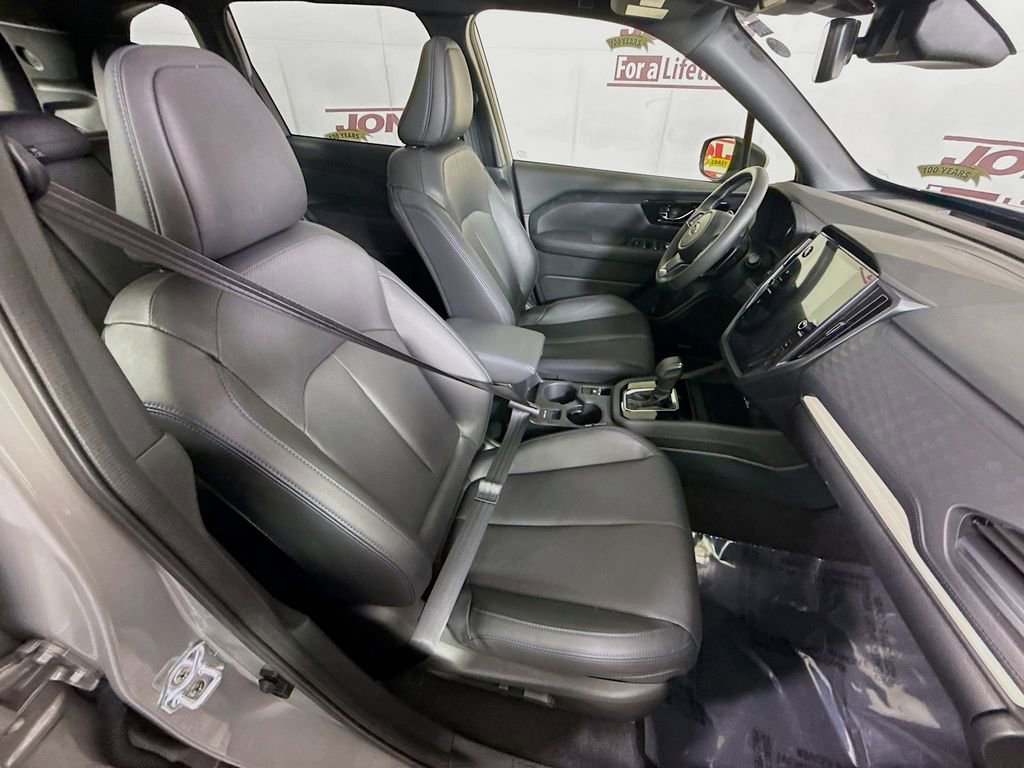Used 2025 Subaru Forester Limited image 35