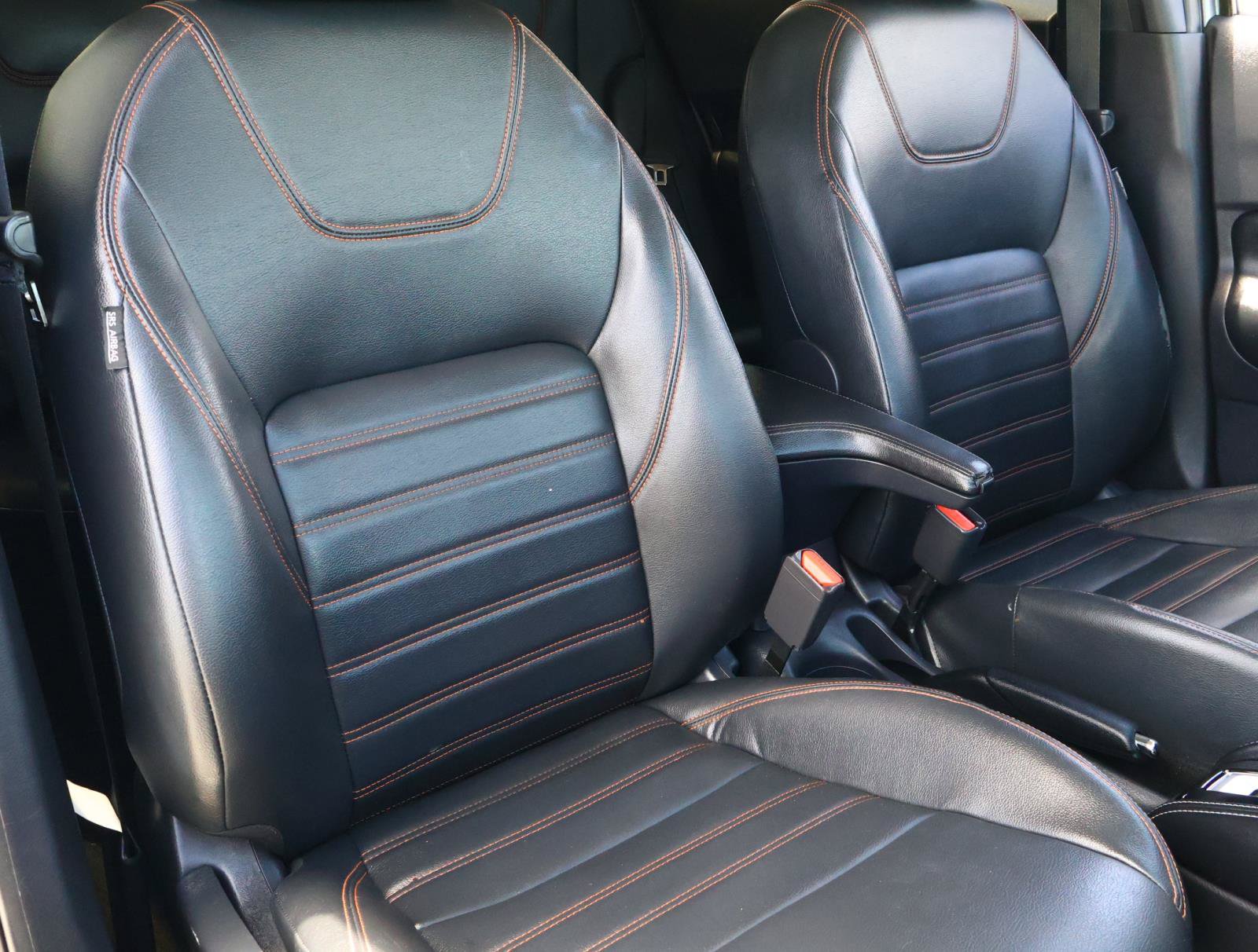 Used 2020 Nissan Kicks SR w/ SR Premium Package FWD image 17