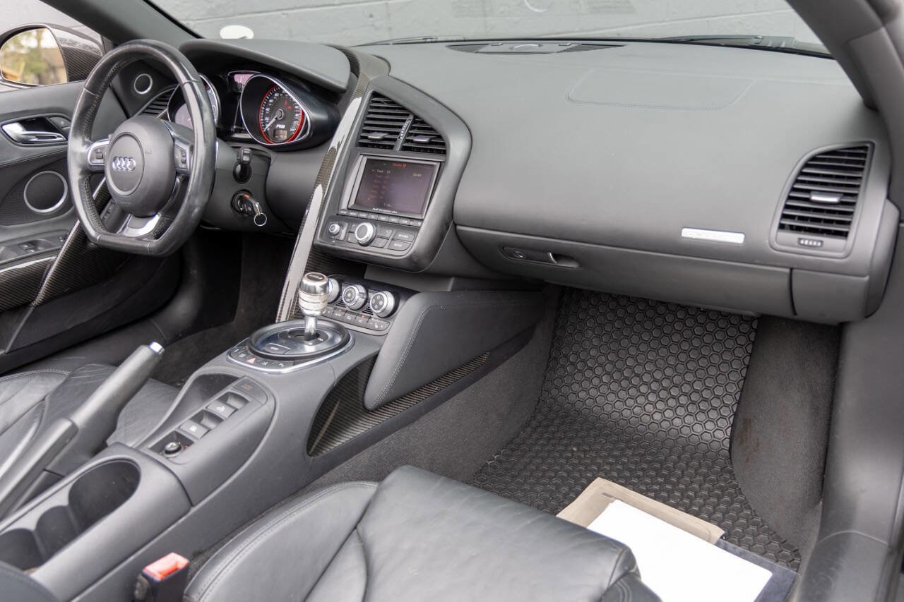 Used 2011 Audi R8 V10 image 3