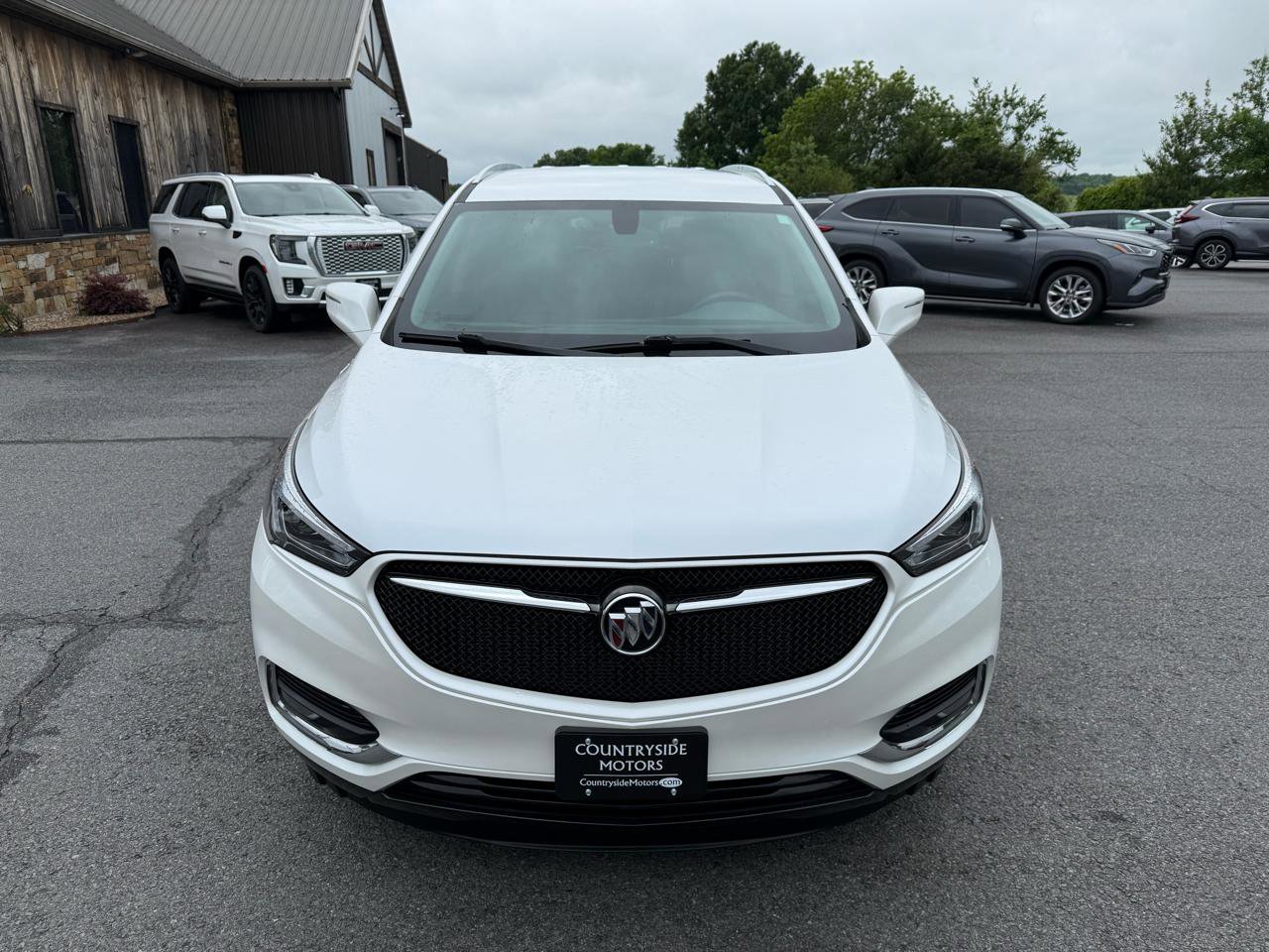 Used 2021 Buick Enclave Essence w/ Sport Touring Edition FWD image 10