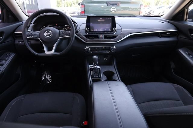 Certified 2025 Nissan Altima 2.5 SV FWD image 21
