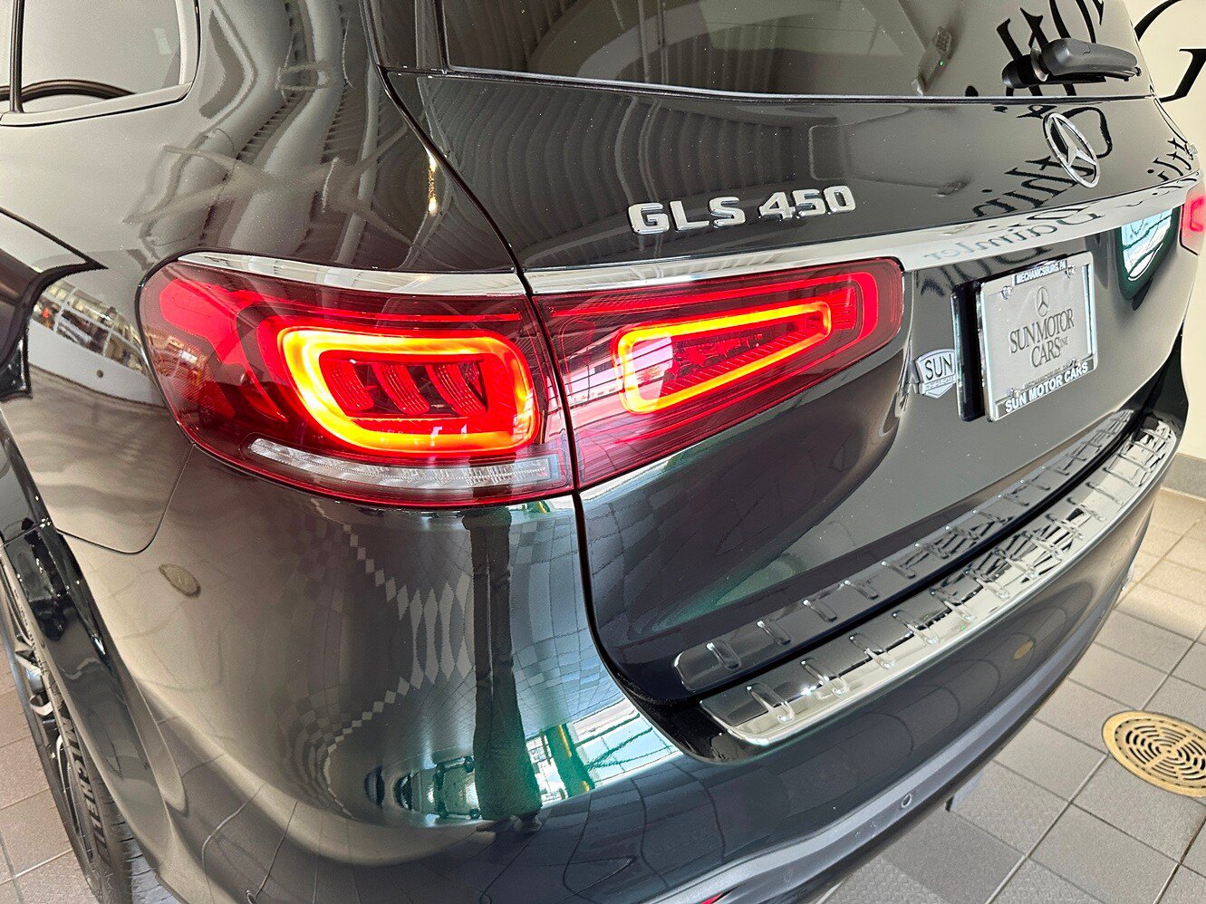 Used 2023 Mercedes-Benz GLS 450 4MATIC image 42