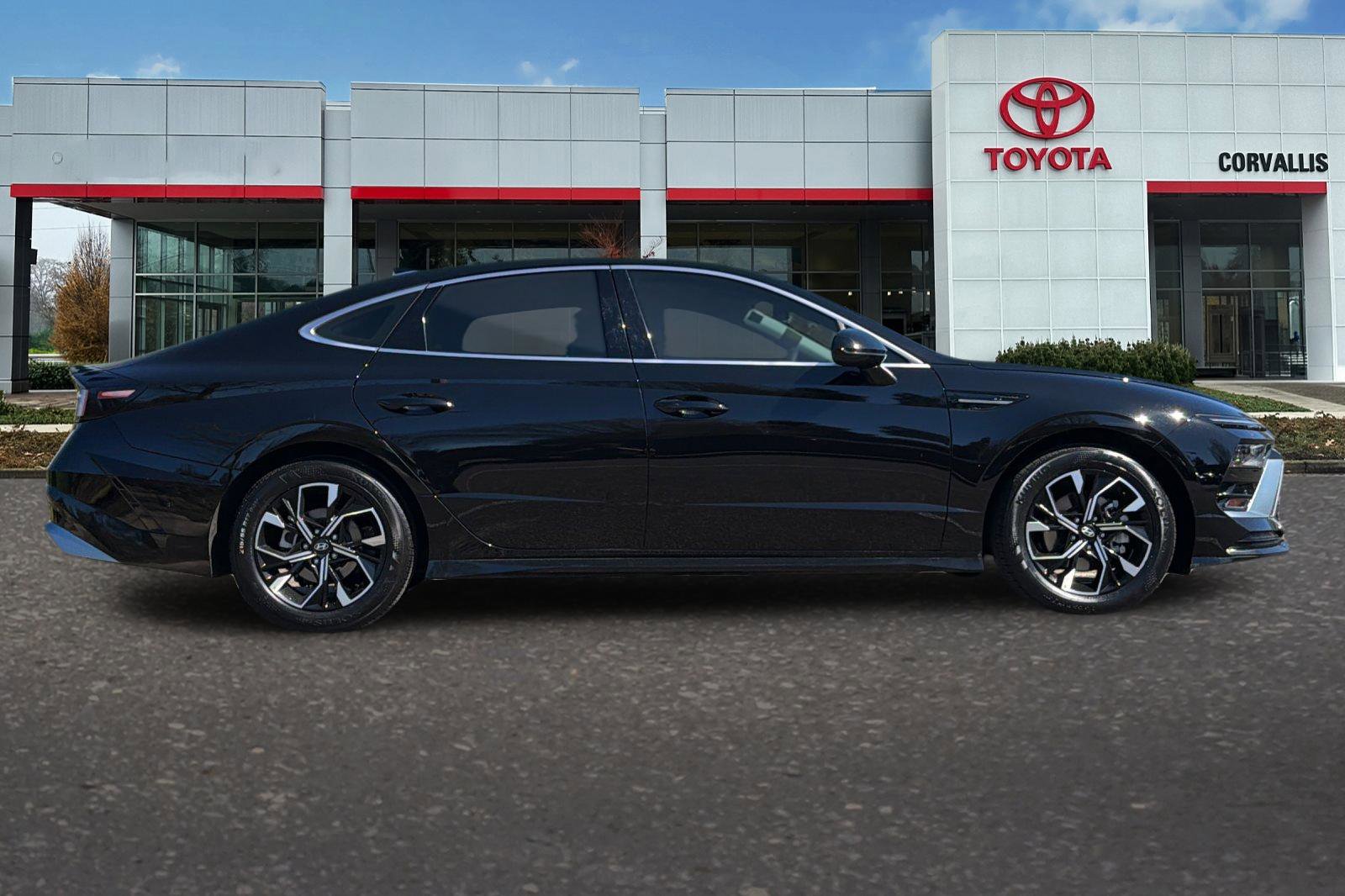 Used 2025 Hyundai Sonata SEL image 3