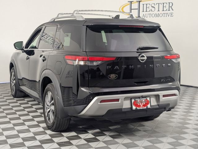 Used 2023 Nissan Pathfinder SL w/ Black Appearance Package image 5
