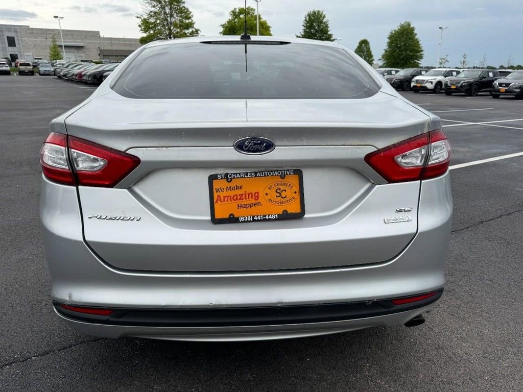 Used 2014 Ford Fusion SE FWD image 4
