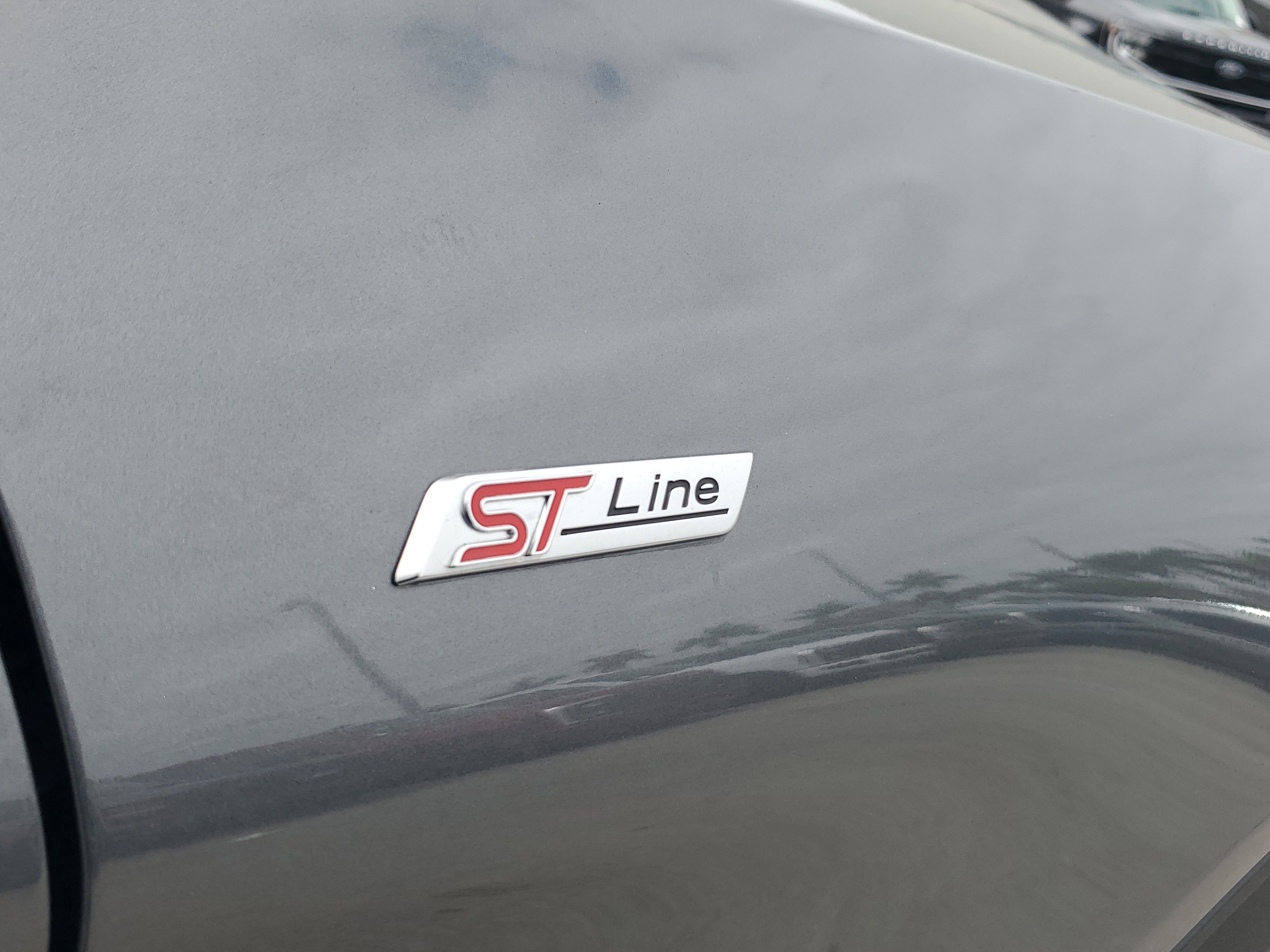 Used 2023 Ford Explorer ST-Line w/ Class IV Trailer Tow Package image 32