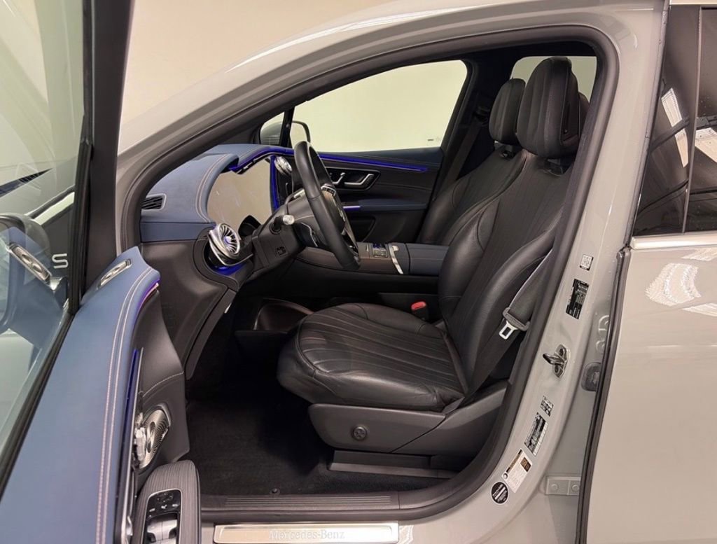 Certified 2023 Mercedes-Benz EQS 580 4MATIC SUV w/ Acoustic Comfort Package image 12
