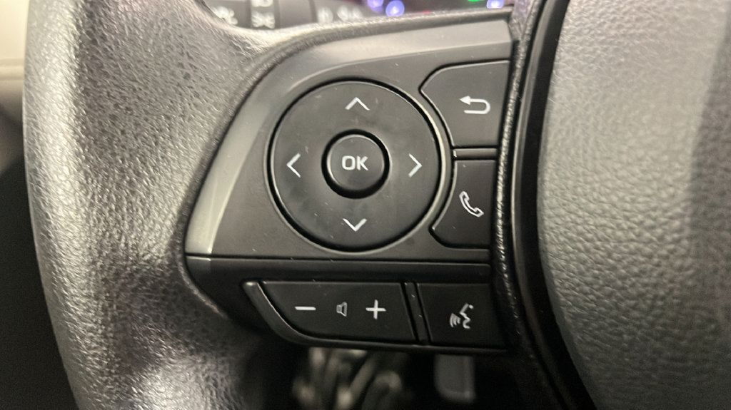 Used 2020 Toyota RAV4 XLE w/ Convenience Package FWD image 26