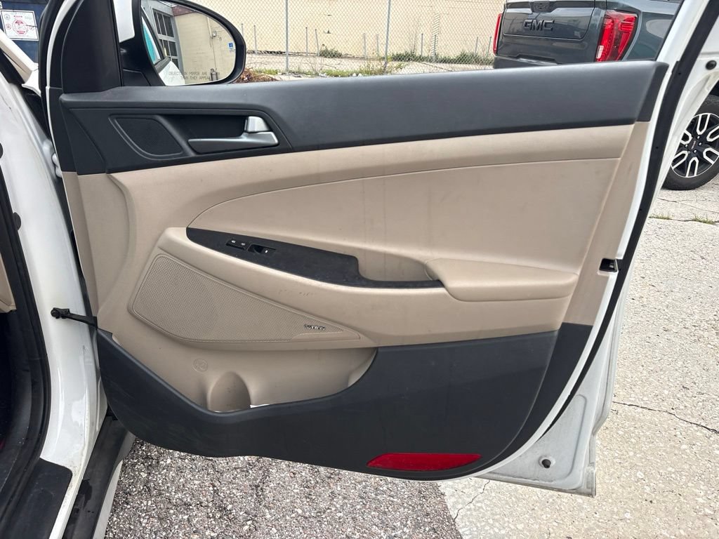 Used 2017 Hyundai Tucson SE Plus w/ Cargo Package FWD image 16