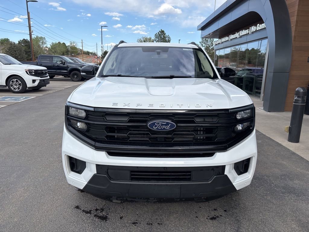 Used 2025 Ford Expedition Active AWD/4WD image 3