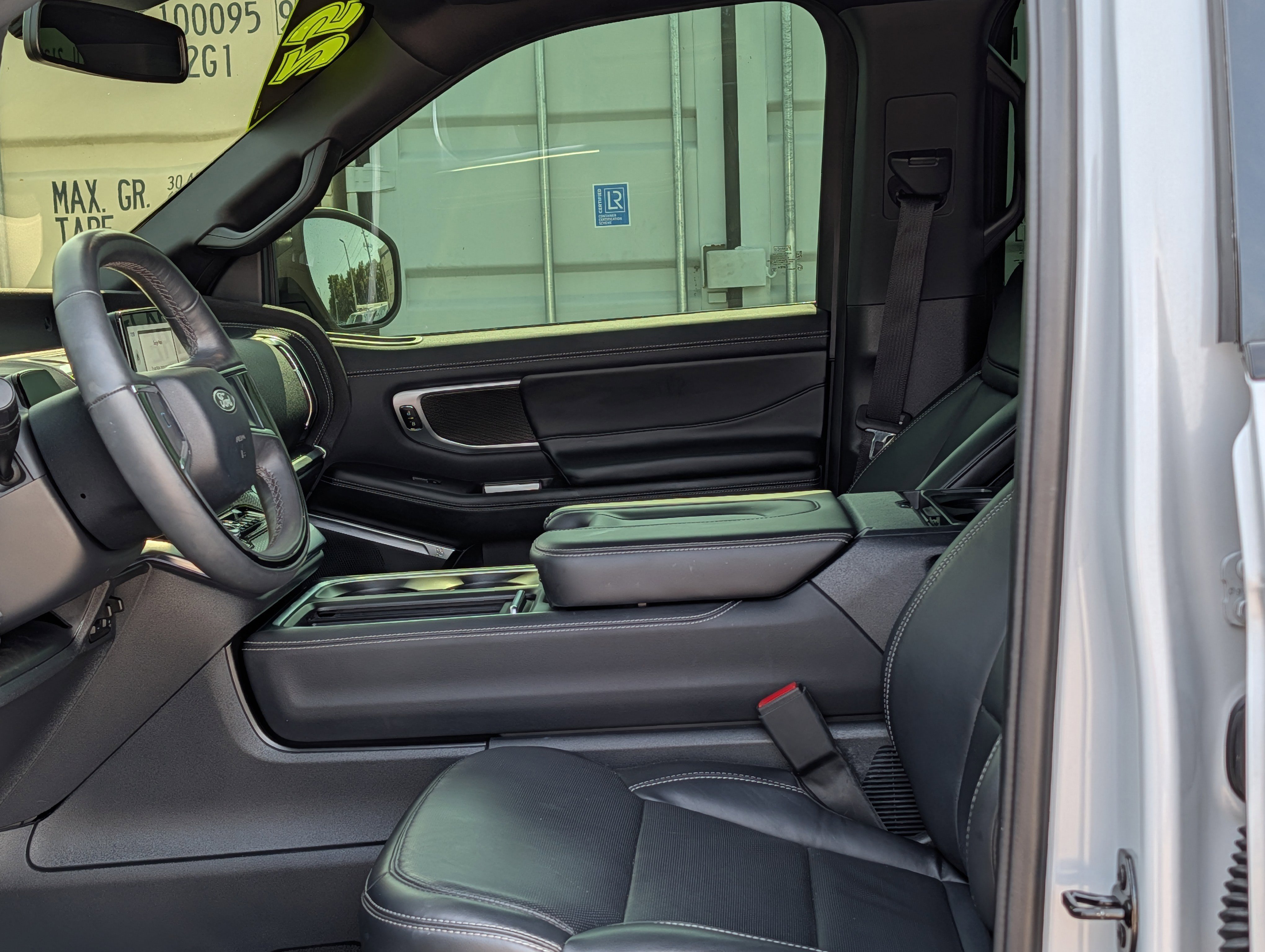 Certified 2025 Ford Expedition Max Platinum w/ Stealth Performance Package AWD/4WD image 24