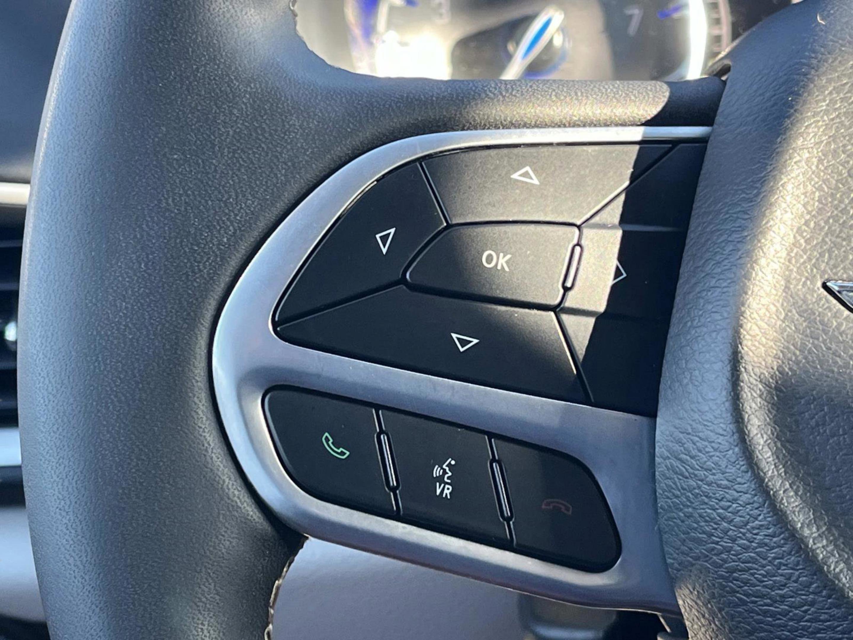 Used 2024 Chrysler Pacifica Touring-L image 35