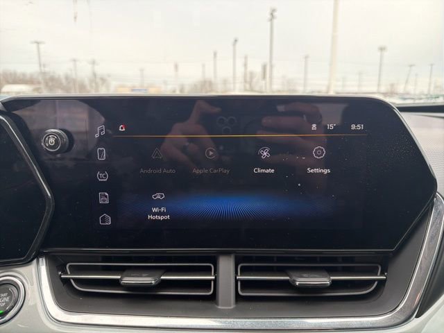 Used 2025 Chevrolet Trax LT w/ Driver Confidence Package image 19