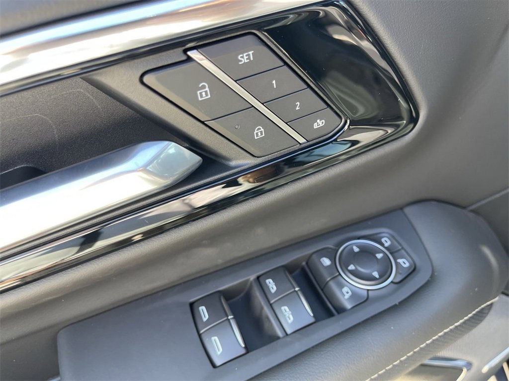 New 2025 Chevrolet Suburban Premier image 11