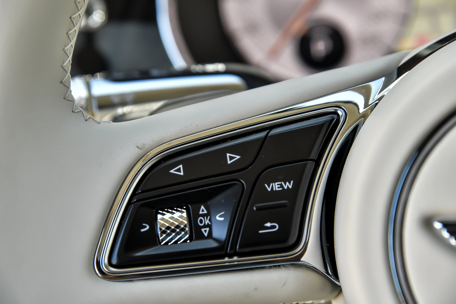 Used 2024 Bentley Continental GT Mulliner image 39