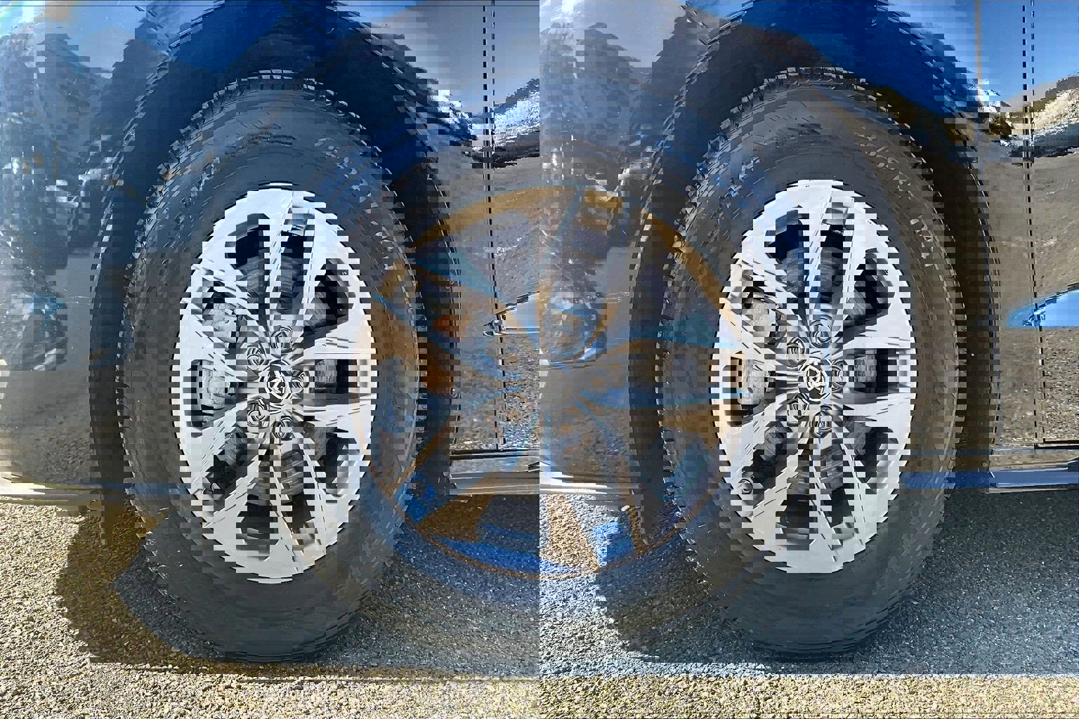 Used 2024 Toyota Sienna LE image 9