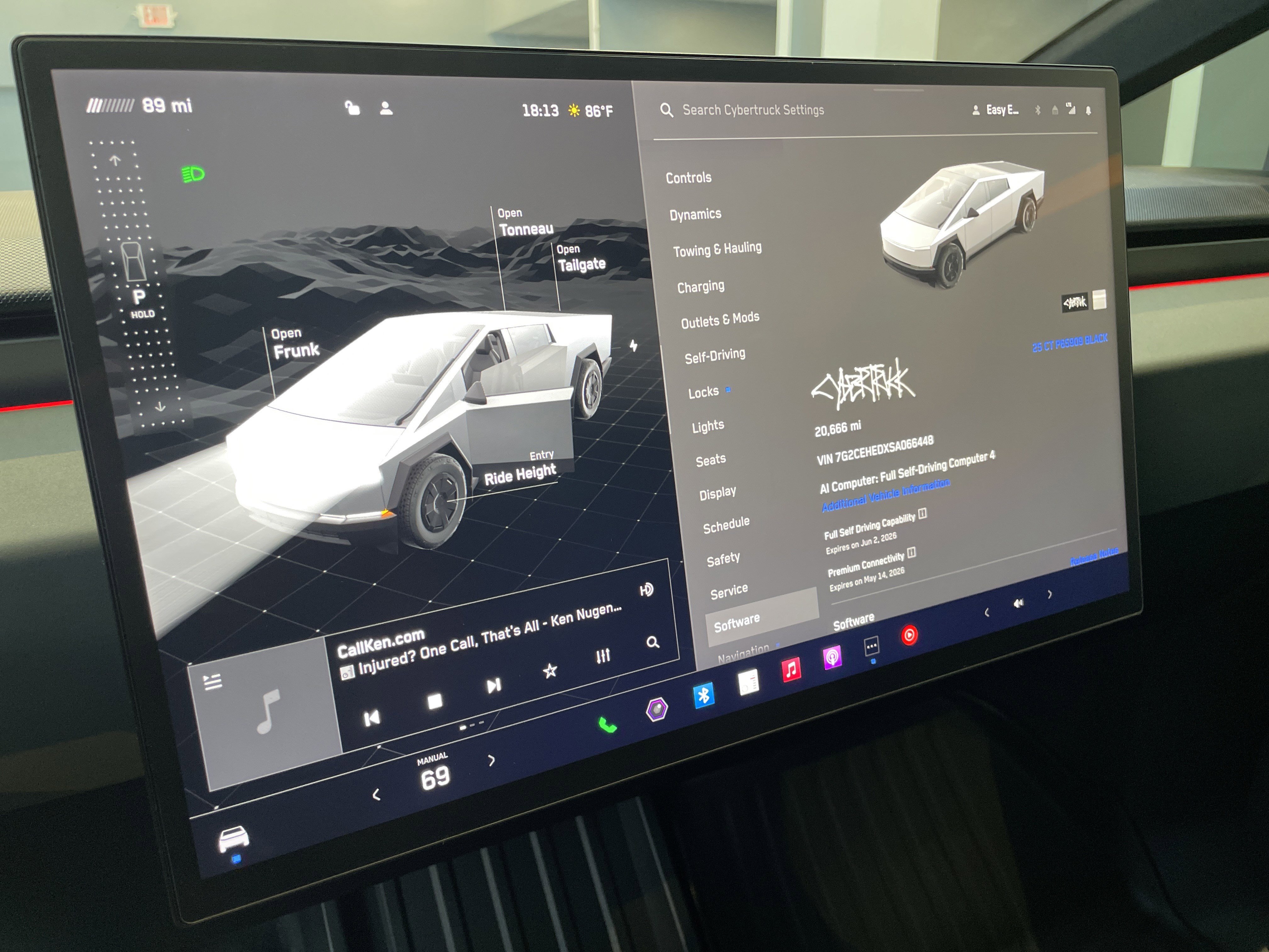 Used 2025 Tesla Cybertruck AWD Crew Cab image 22