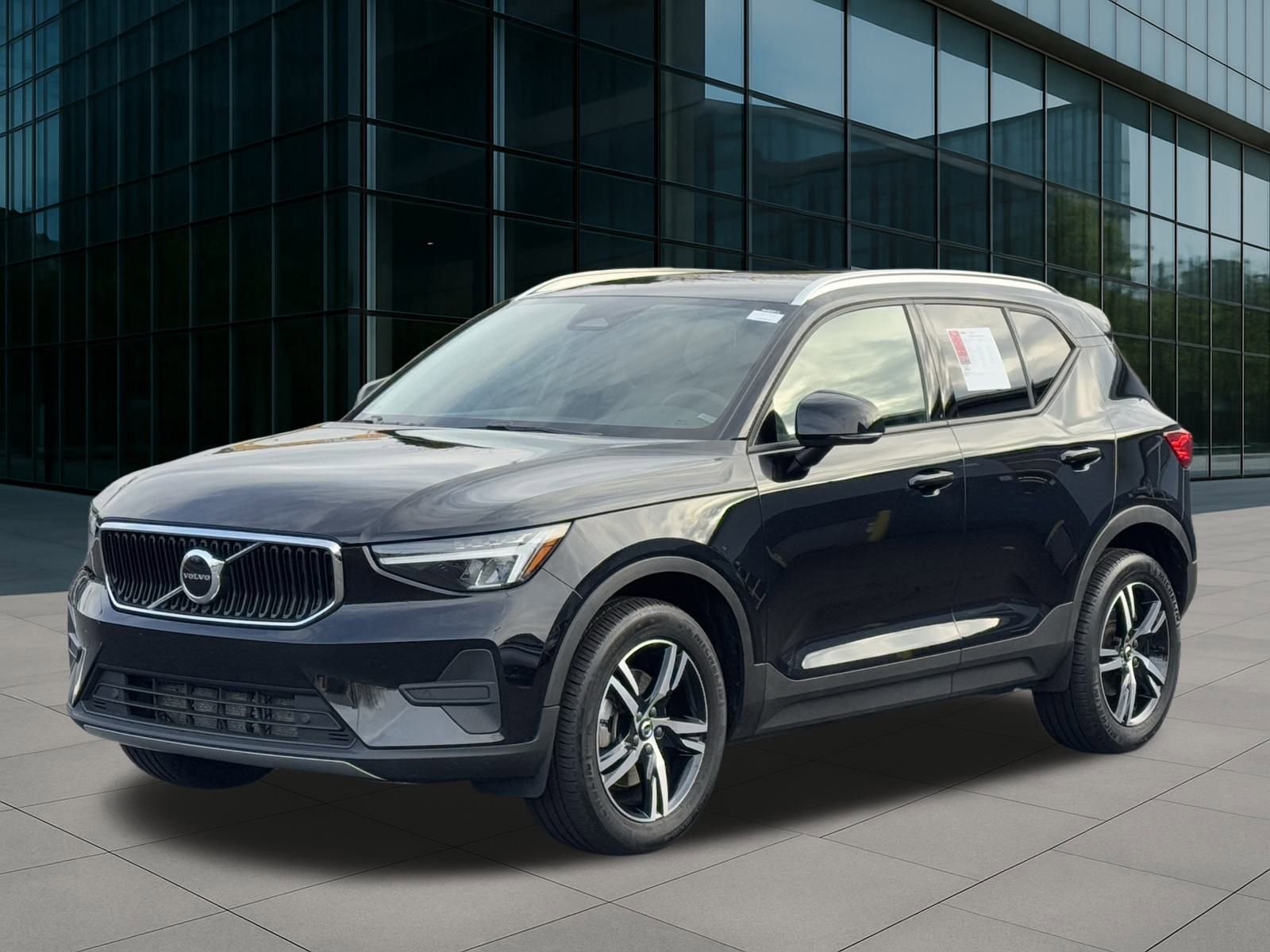 Used 2023 Volvo XC40 B5 Core