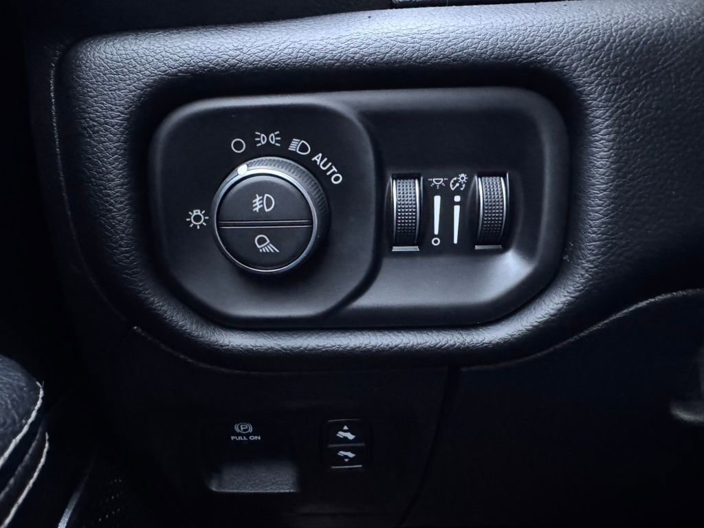 Used 2021 RAM 1500 Laramie w/ Sport Appearance Package AWD/4WD image 38