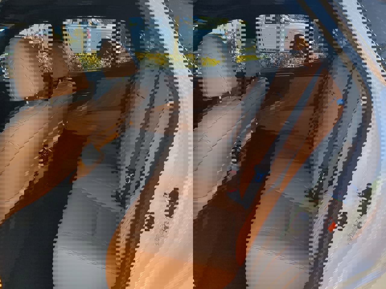 Used 2023 Lexus LS 500 w/ Accessory Package (Z2) image 14