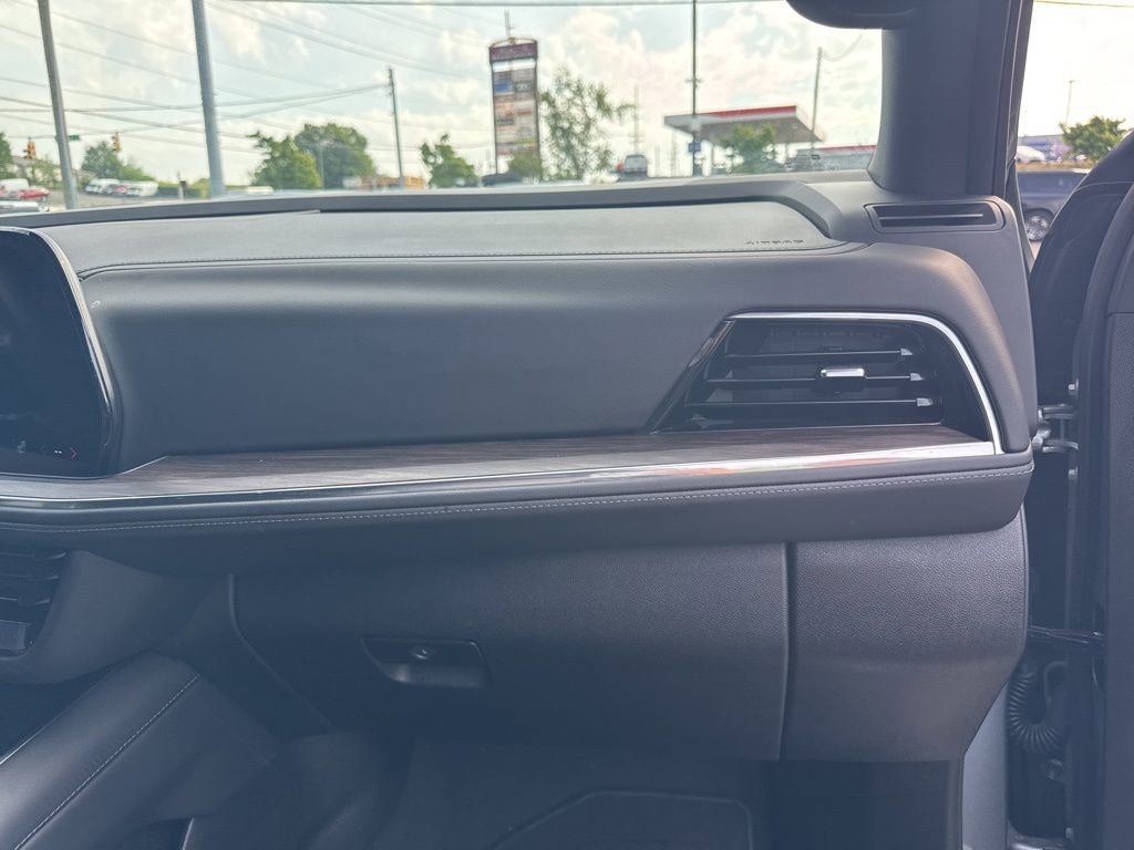 Used 2025 Chevrolet Tahoe LT AWD/4WD image 20