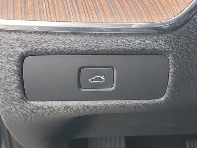 Certified 2023 Volvo XC60 B5 Plus image 16