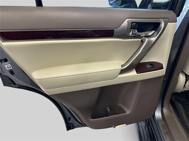 Used 2019 Lexus GX 460 image 22