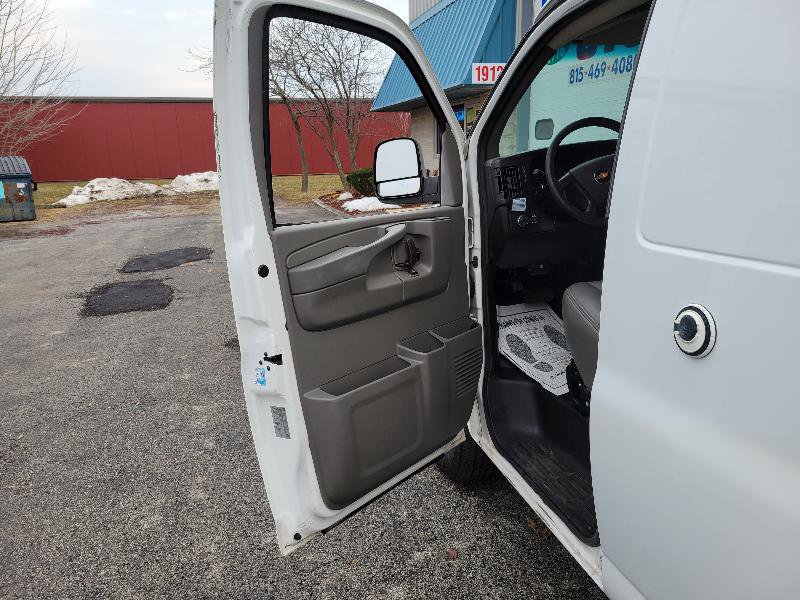 Used 2014 Chevrolet Express 2500 image 35
