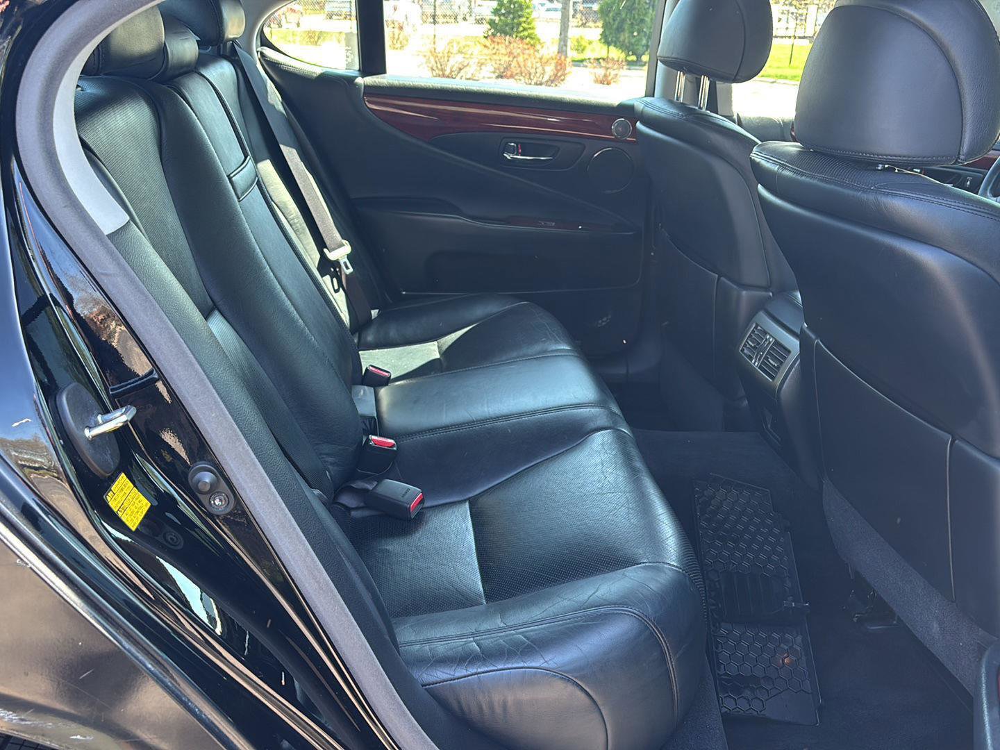 Used 2011 Lexus LS 460 AWD w/ Luxury Value Edition image 23