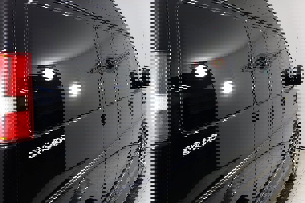 Used 2016 GMC Savana 2500 image 40