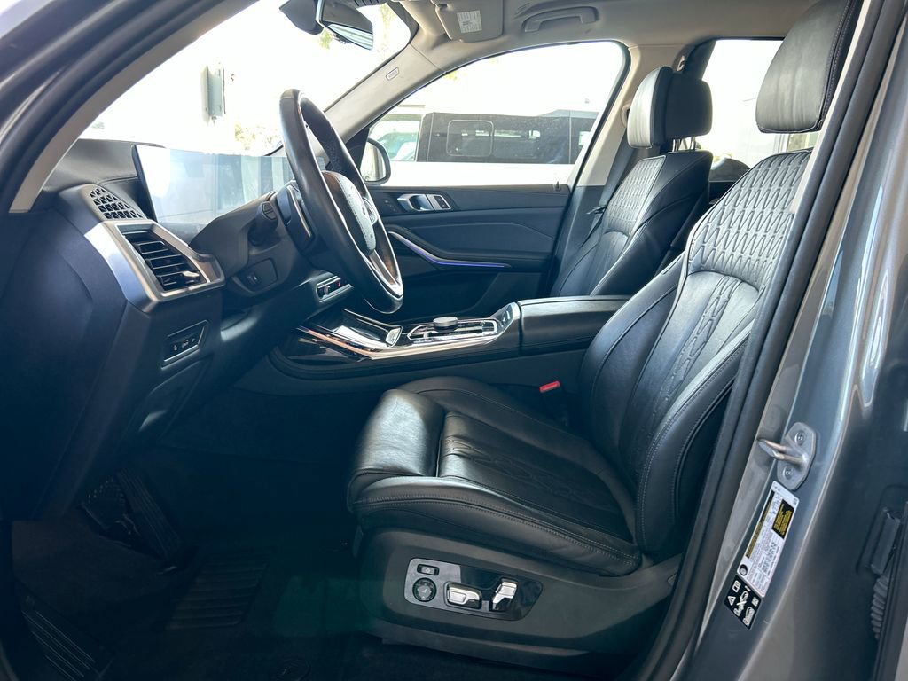 Used 2025 BMW X7 xDrive40i image 11