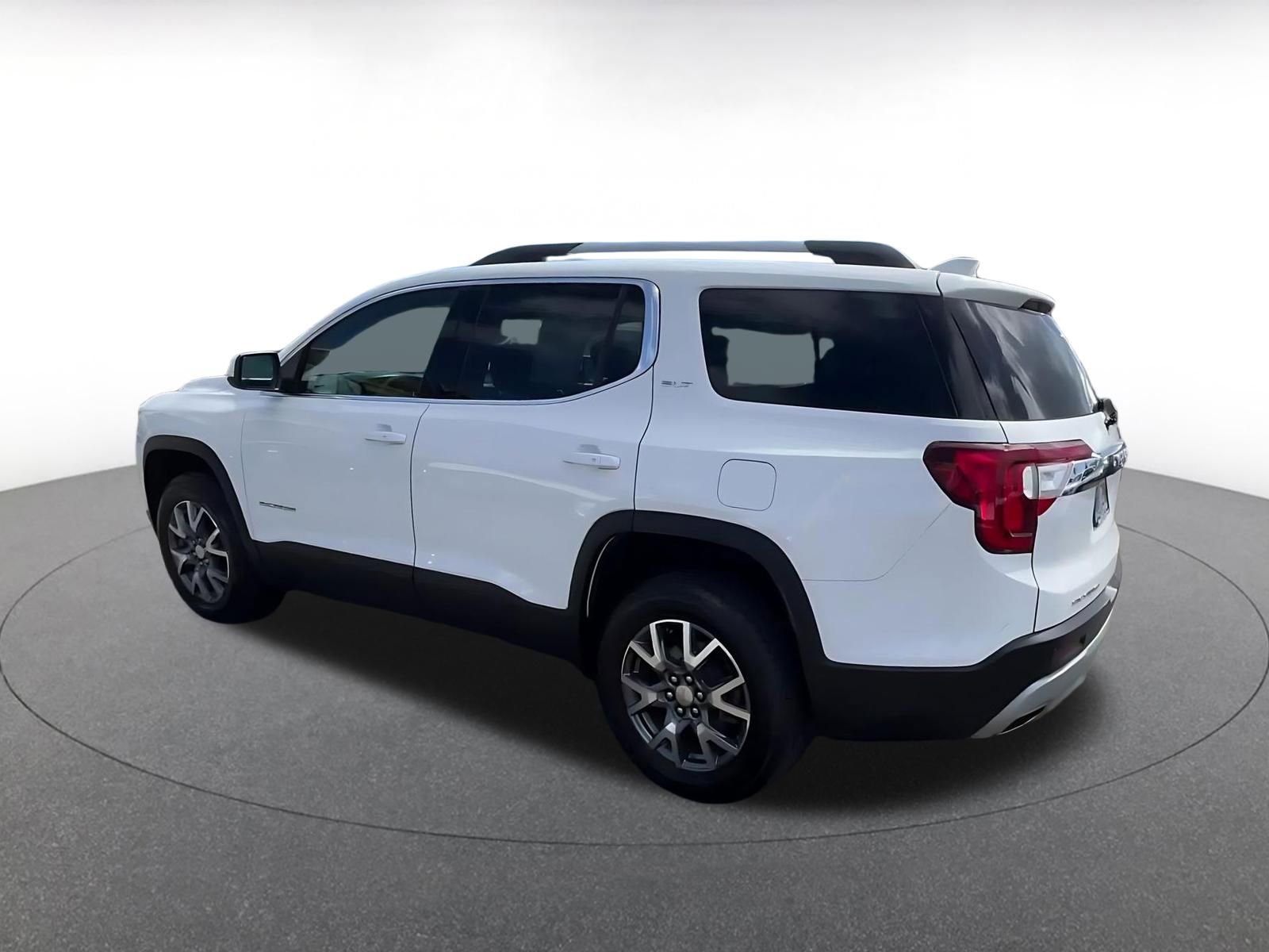 Used 2023 GMC Acadia SLT image 10