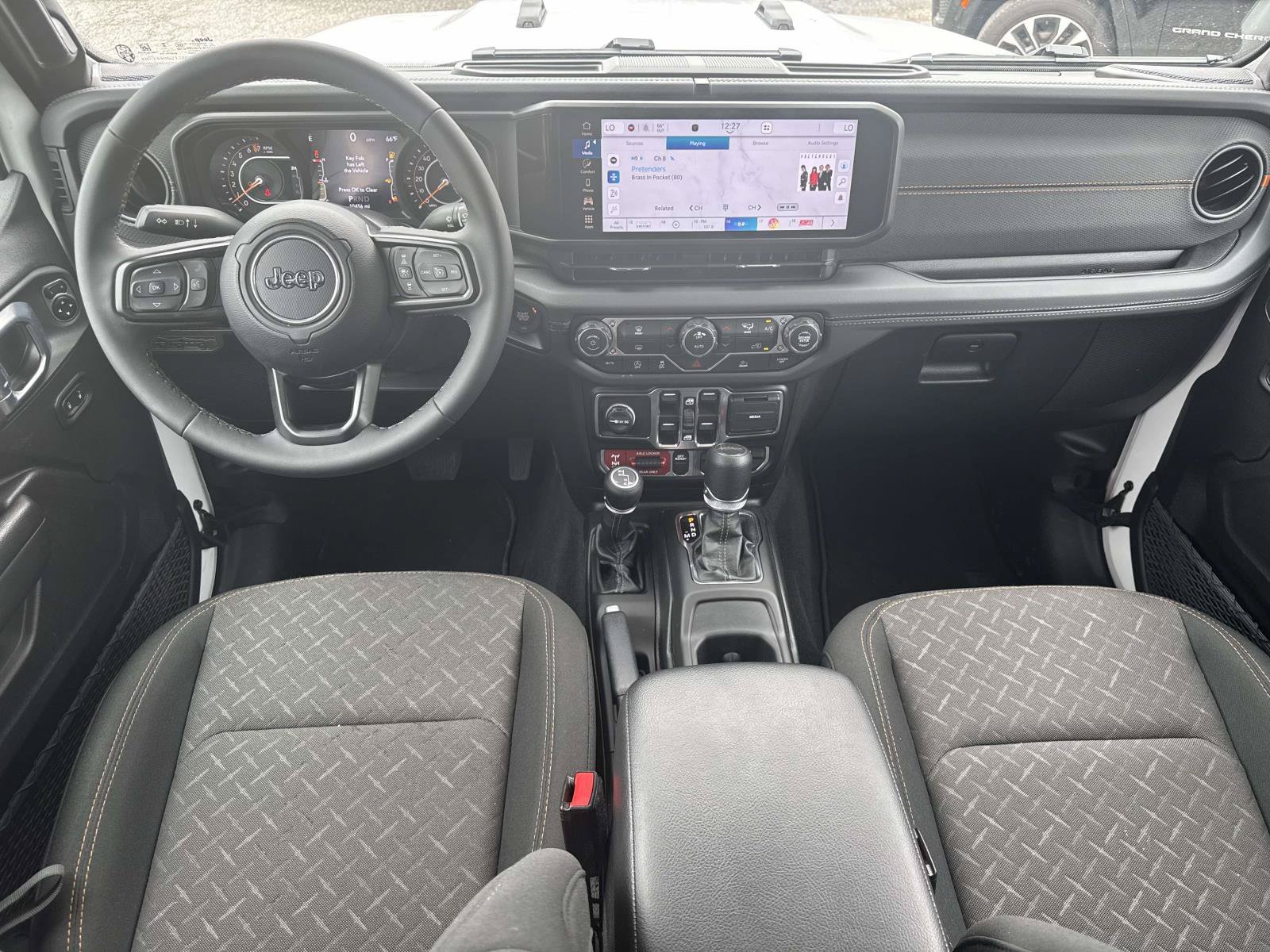Used 2026 Jeep Gladiator Mojave AWD/4WD image 2