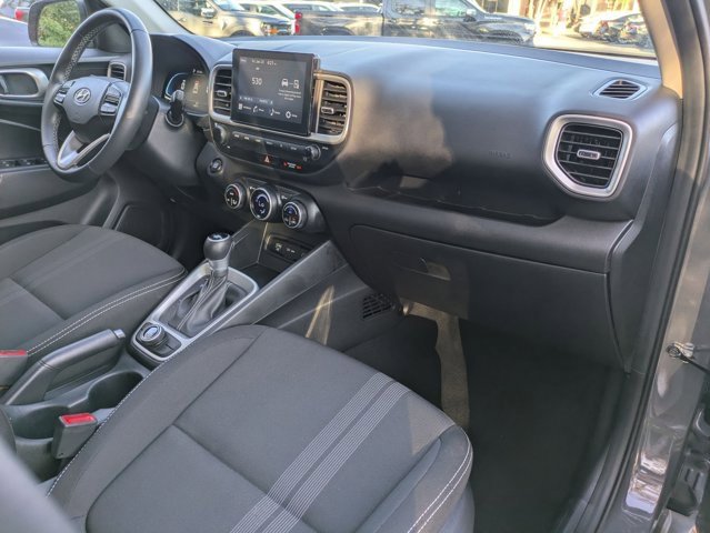 Used 2025 Hyundai Venue SEL image 26