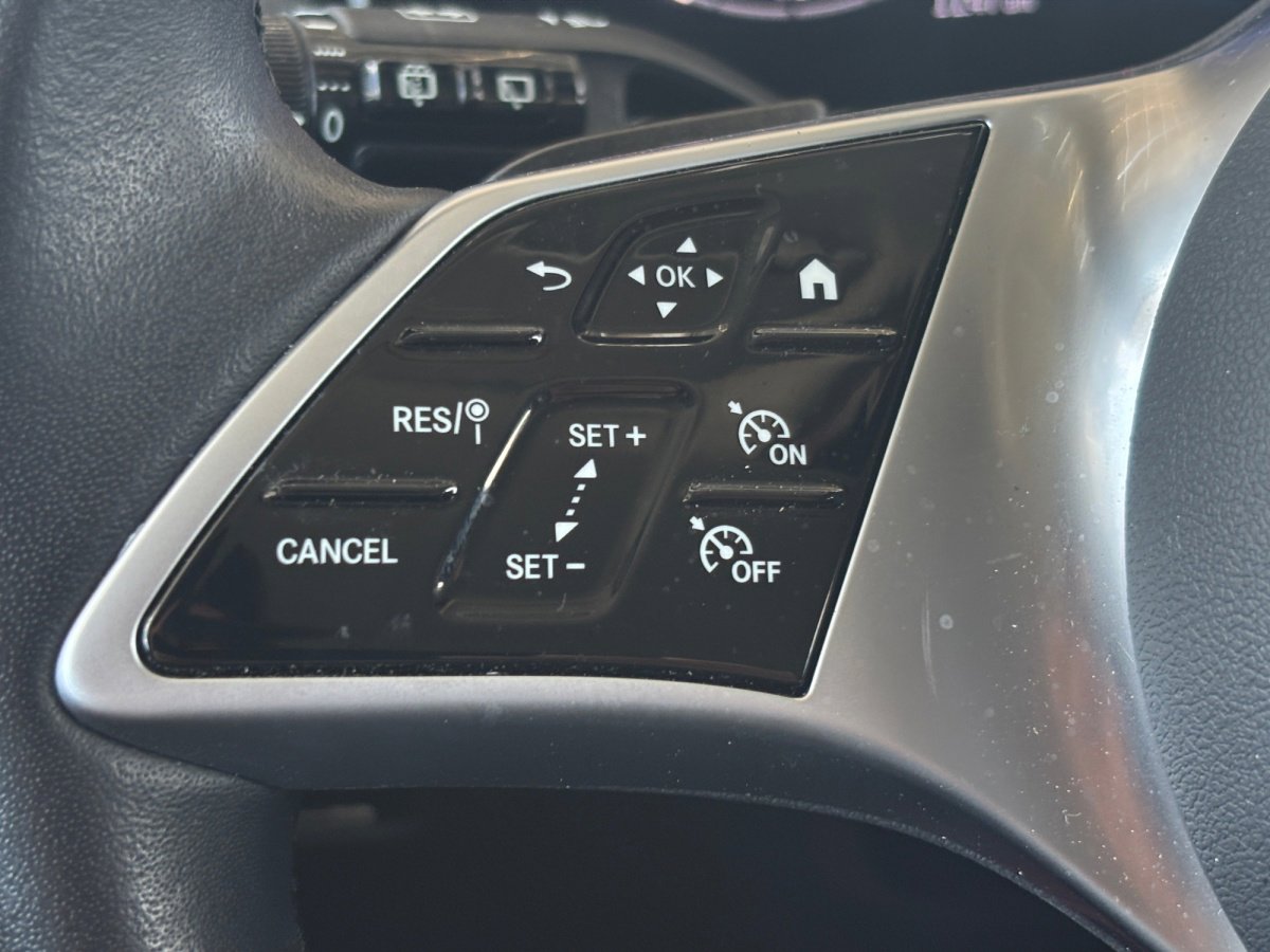 Used 2024 Mercedes-Benz GLC 300 image 11