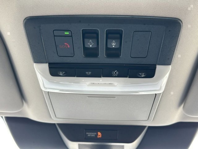 Certified 2025 Nissan Pathfinder SL w/ SL Premium Package image 18