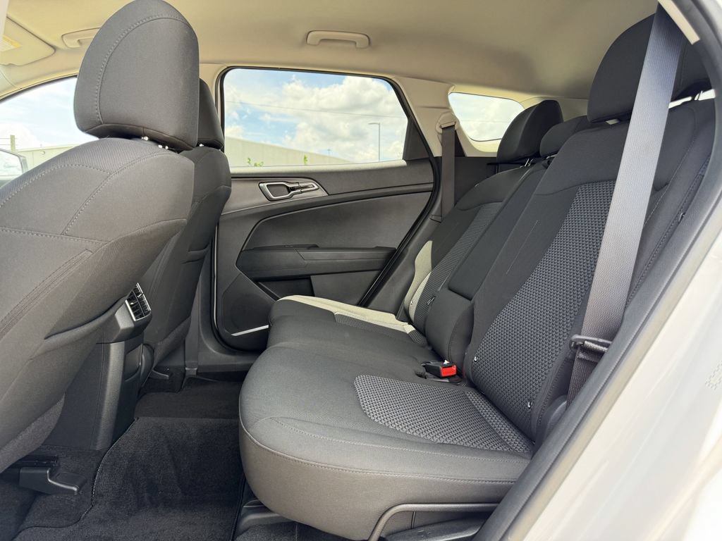 Used 2025 Kia Sportage LX FWD image 26