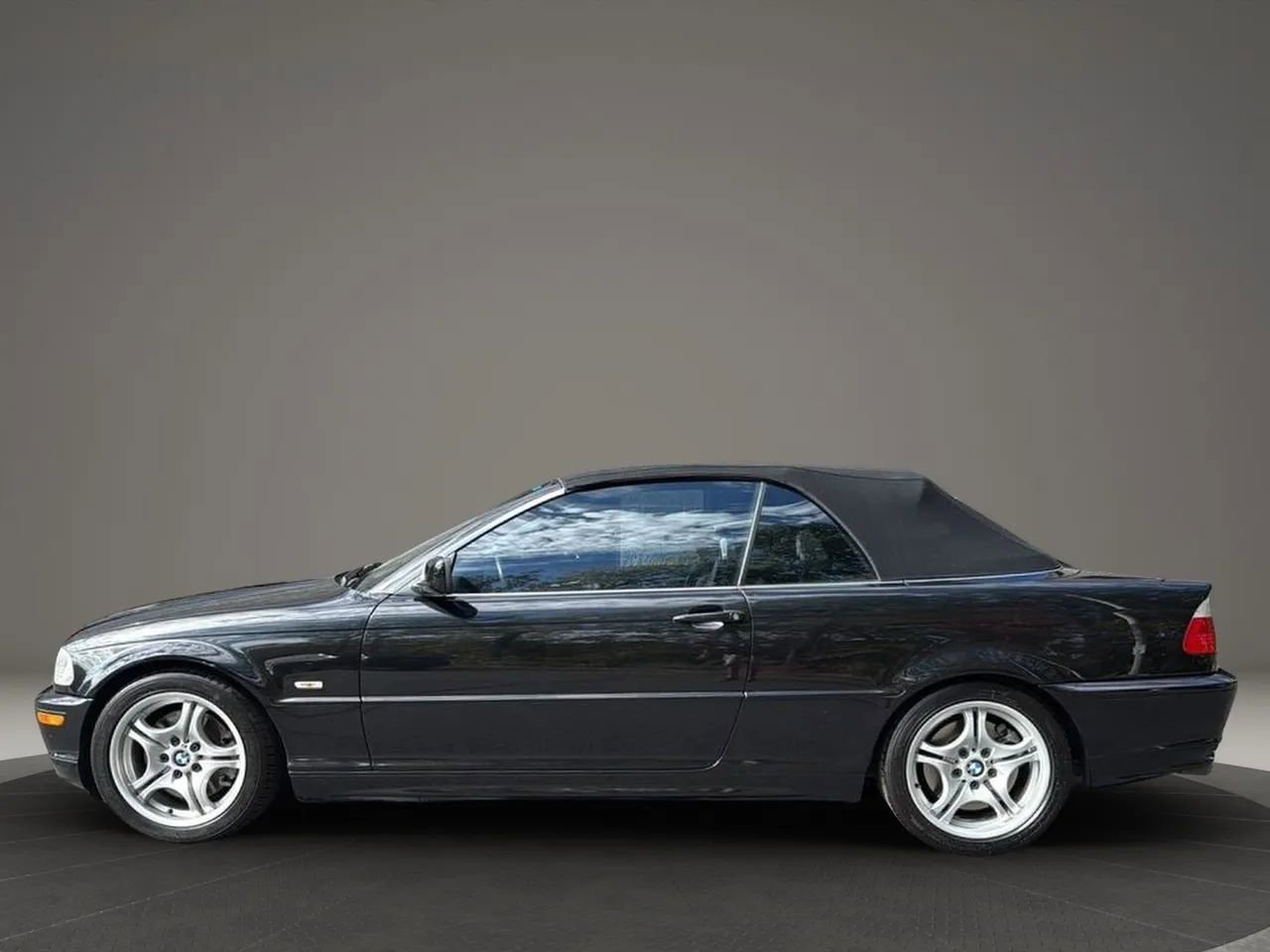Used 2003 BMW 330Ci Convertible image 8