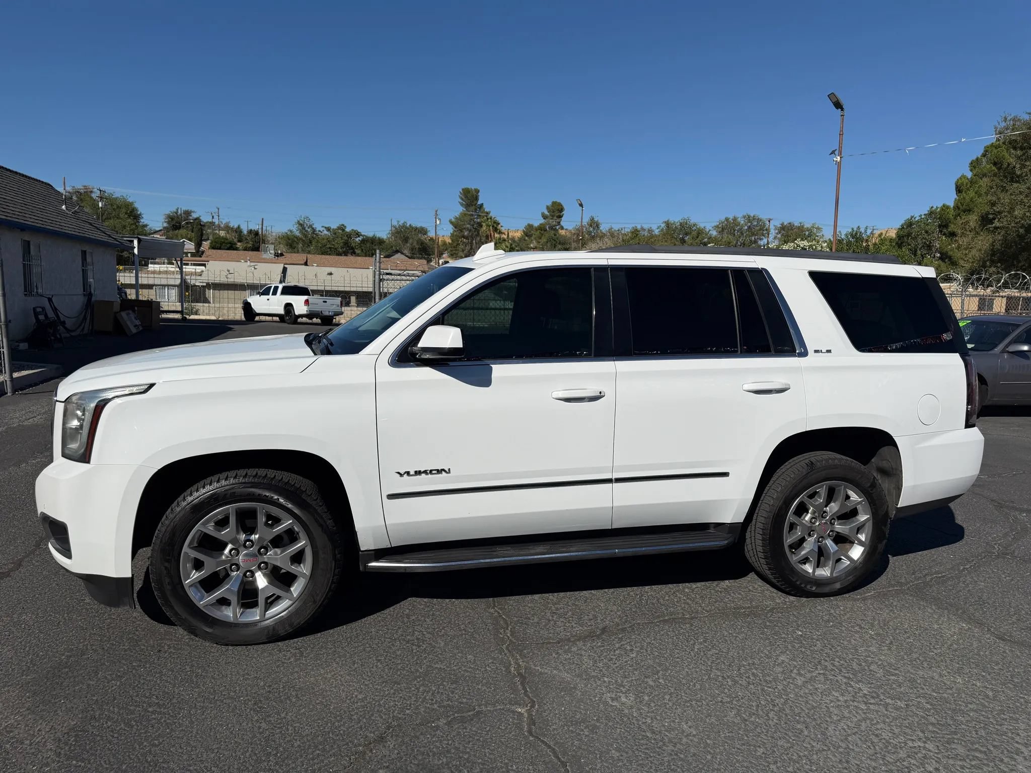 Used 2018 GMC Yukon SLE w/ SLE Value Package RWD image 4