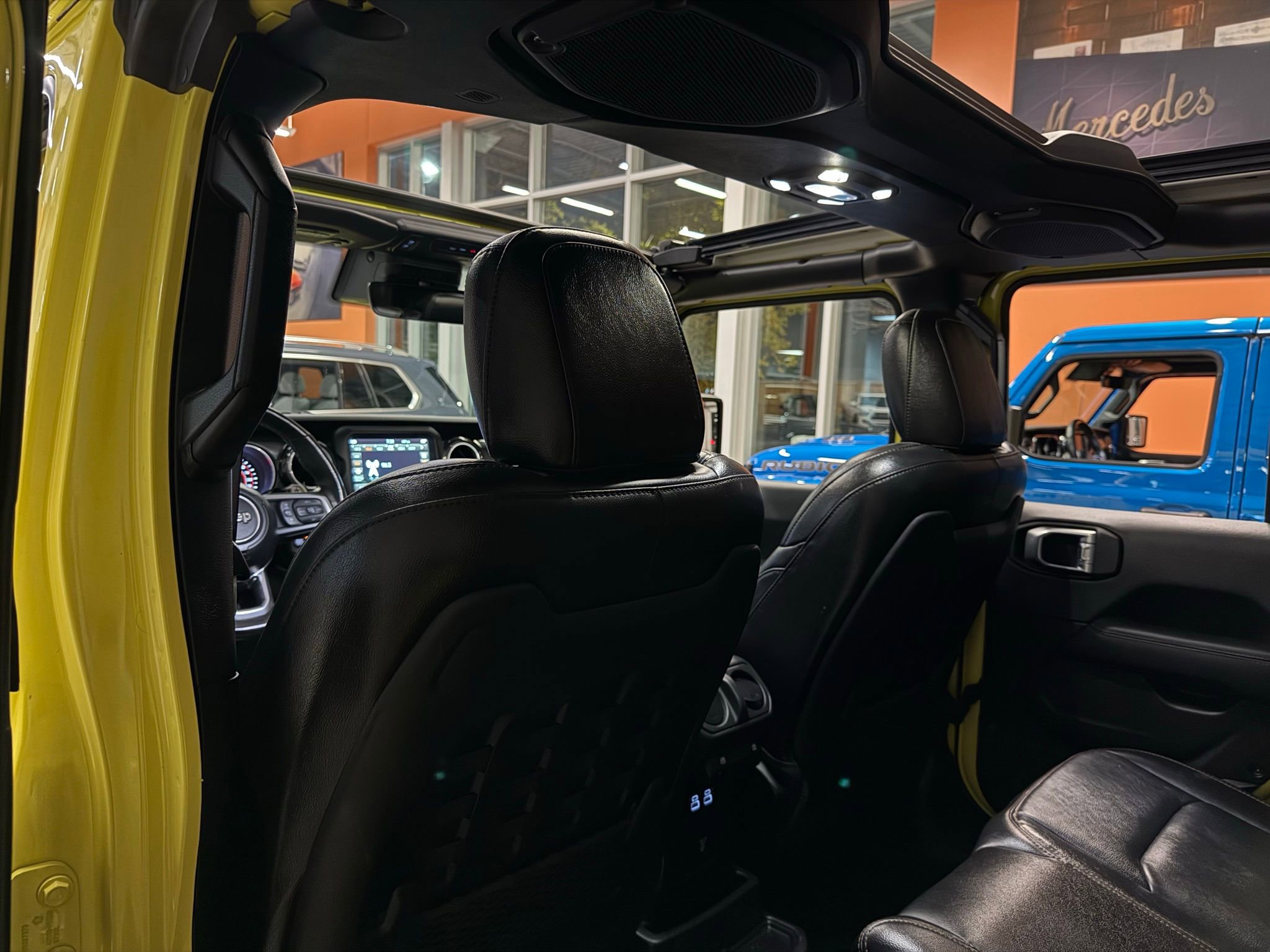 Used 2022 Jeep Wrangler Unlimited Rubicon w/ Trailer Tow Package image 31