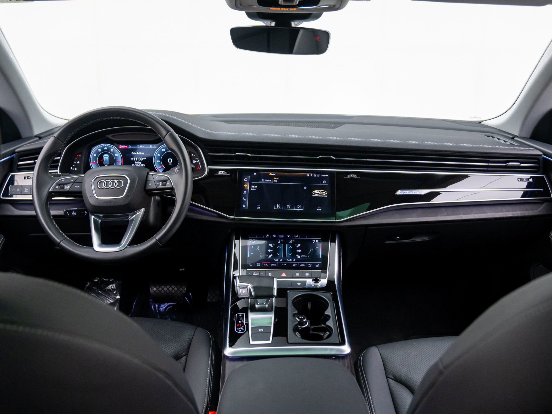 Used 2023 Audi Q8 Premium Plus image 9