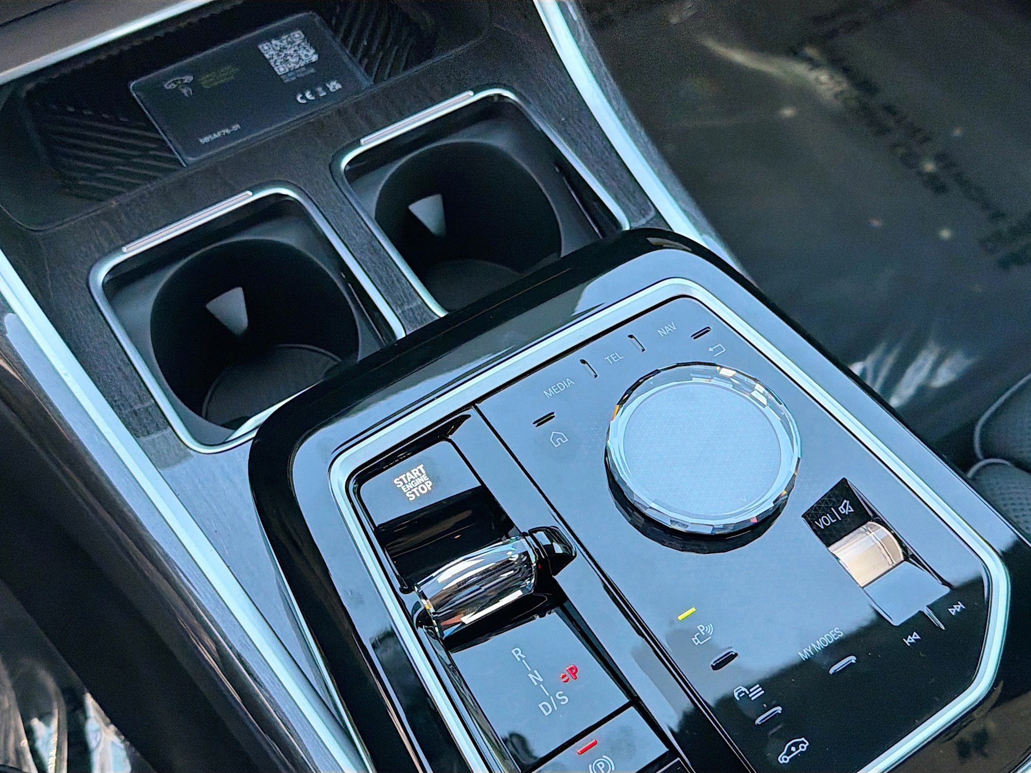 New 2026 BMW 740i xDrive w/ Premium Package image 29