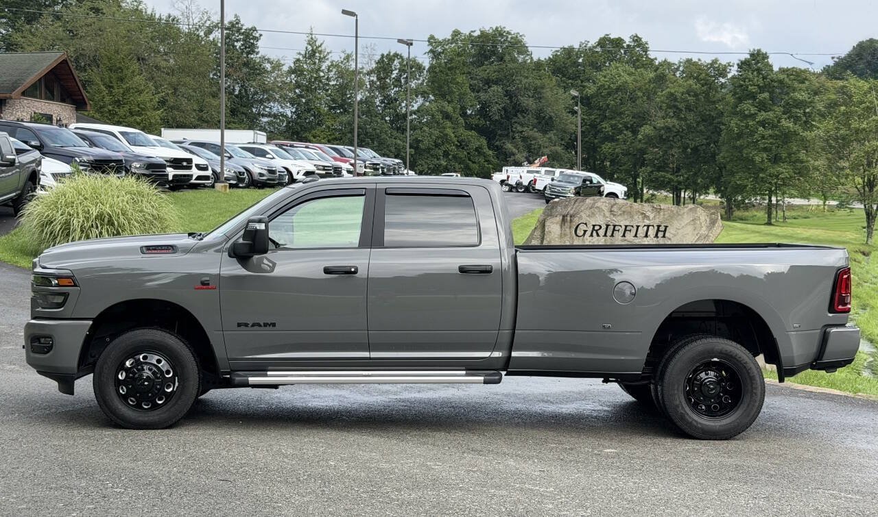 Used 2026 RAM 3500 Big Horn AWD/4WD image 2