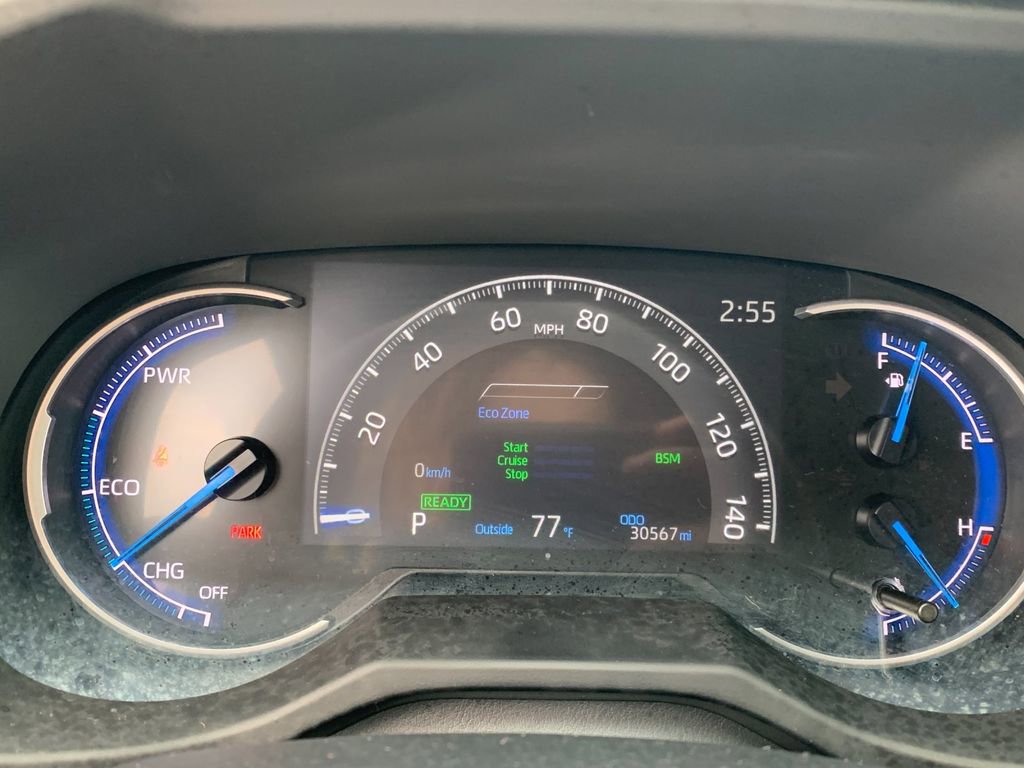 Used 2025 Toyota RAV4 XLE image 31