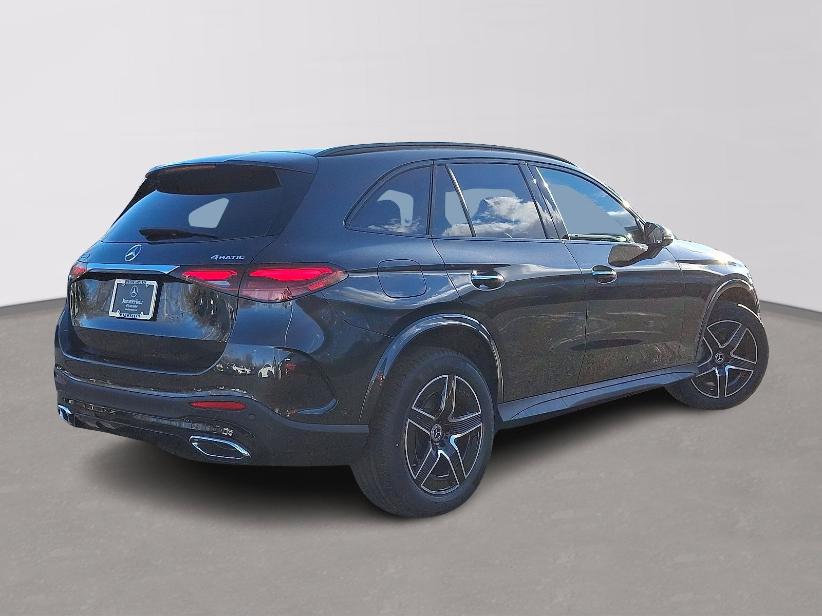 Used 2026 Mercedes-Benz GLC 300 4MATIC image 4