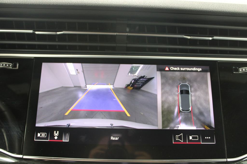 Used 2025 Audi Q7 3.0T Premium Plus AWD/4WD image 45