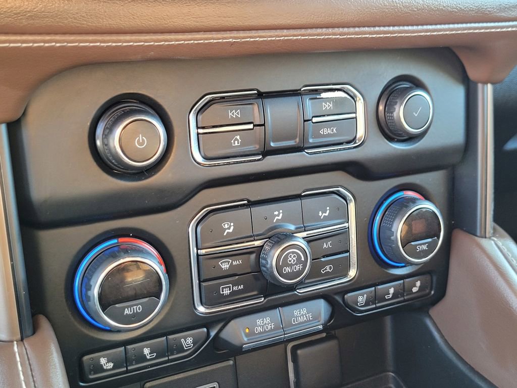 Used 2021 Chevrolet Suburban High Country w/ Premium Package image 23