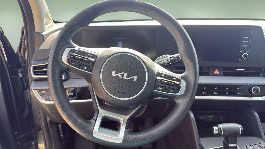 Used 2023 Kia Sportage LX image 17