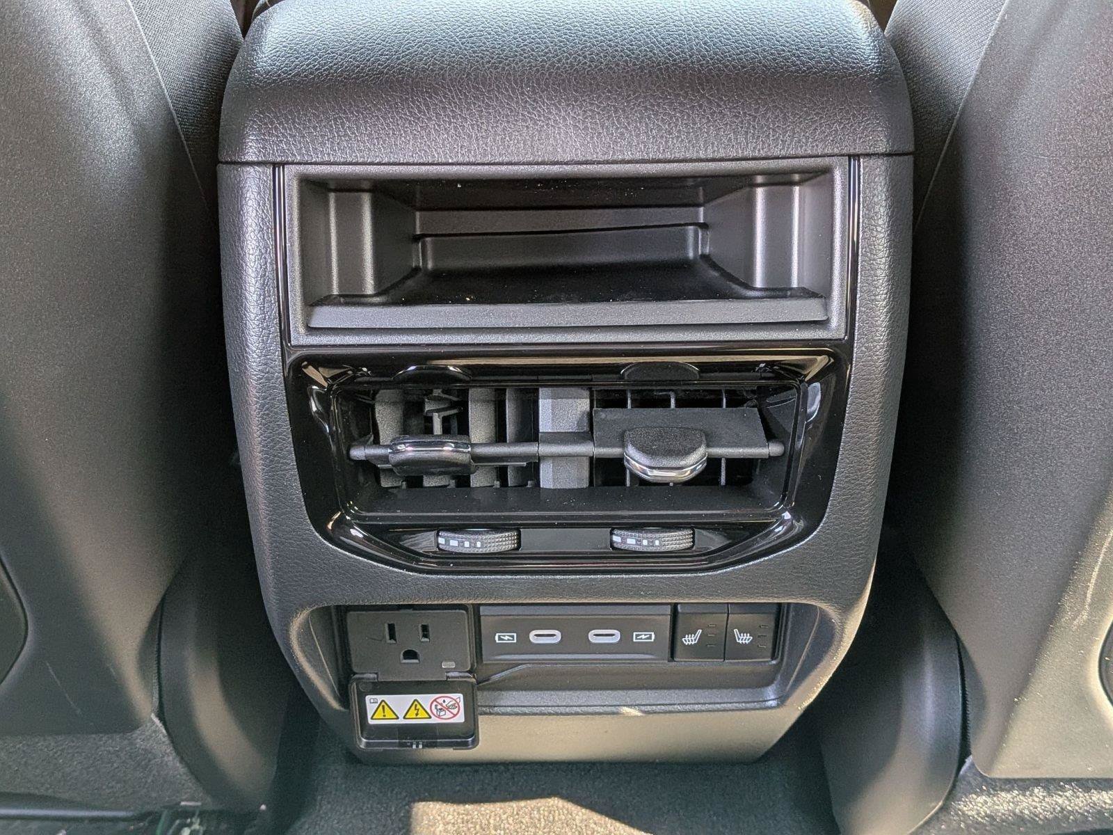 New 2026 Jeep Grand Cherokee Limited AWD/4WD image 17