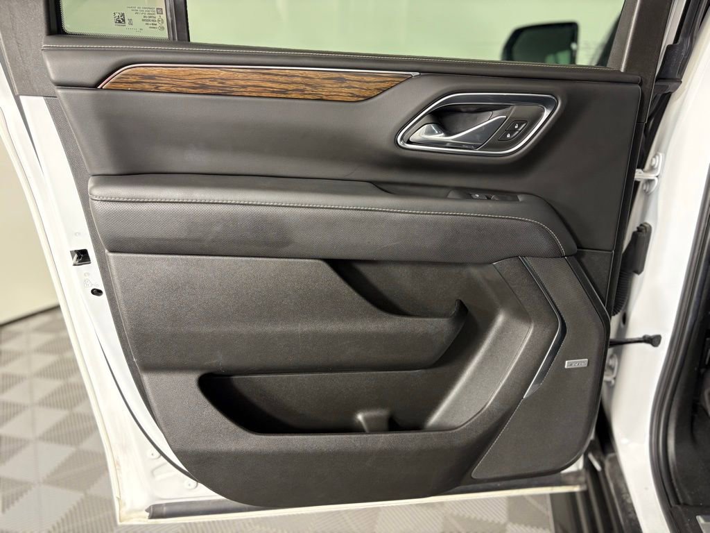 Used 2023 Chevrolet Suburban Premier image 46